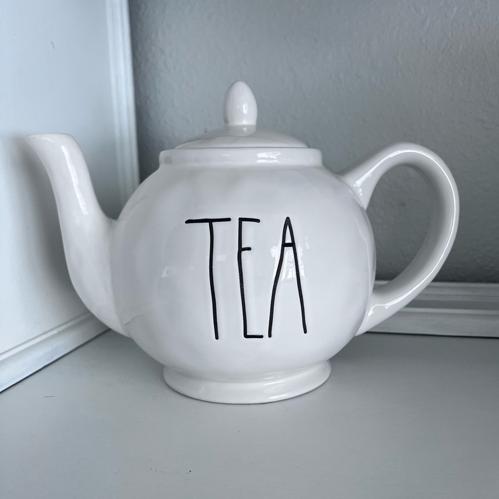 Rae Dunn teapot